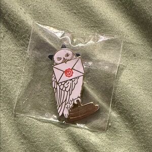 Harry Potter Hedwig enamel pin